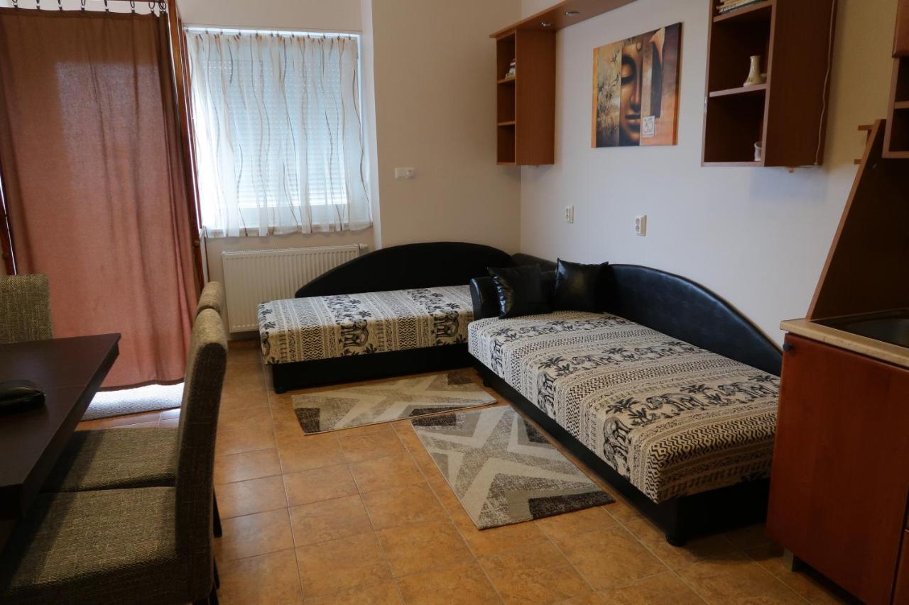Eva Apartman Сігетвар Екстер'єр фото