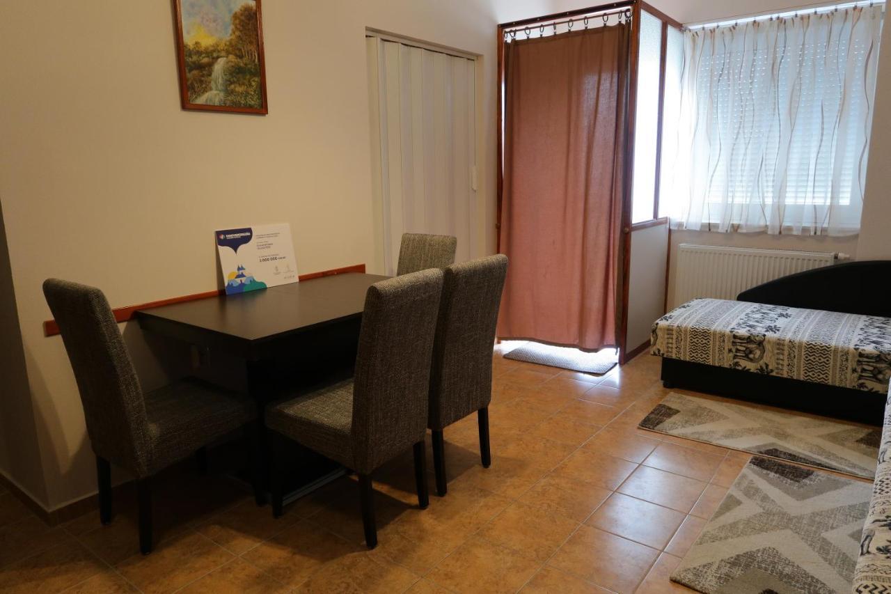 Eva Apartman Сігетвар Екстер'єр фото