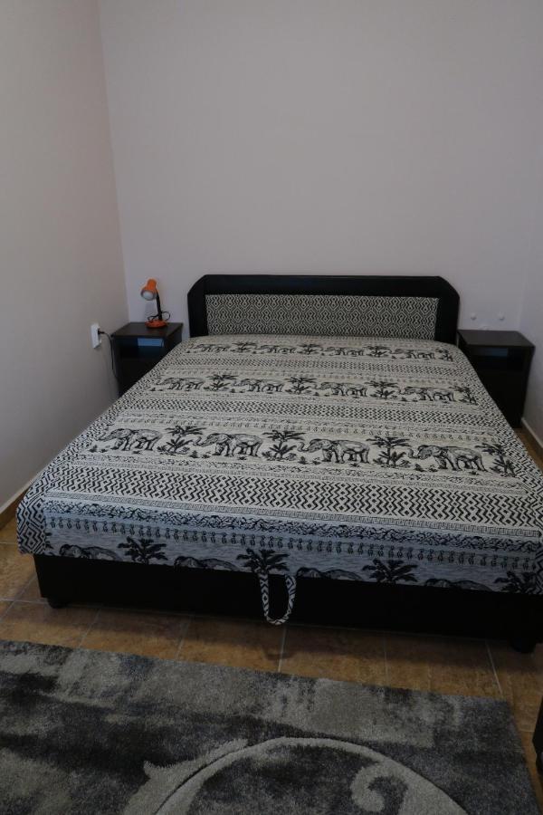 Eva Apartman Сігетвар Екстер'єр фото