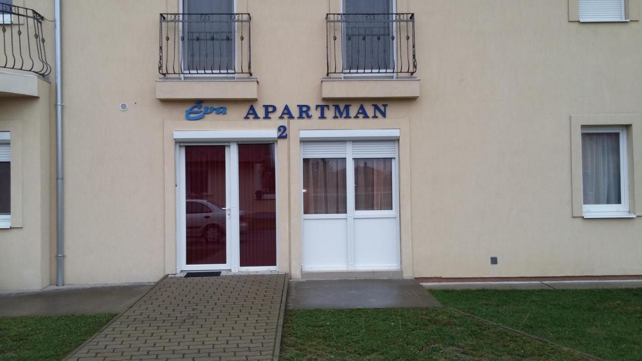 Eva Apartman Сігетвар Екстер'єр фото